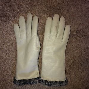 New leather gloves with lined faux fur